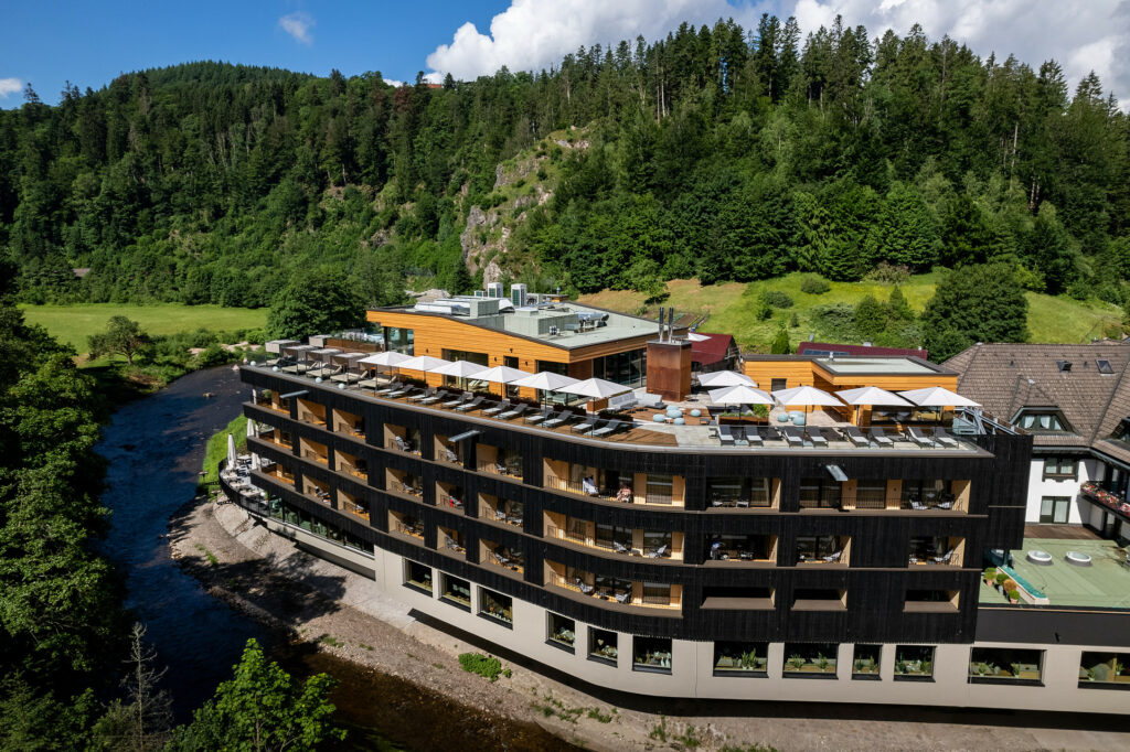 Außenansicht Sackmann Genusshotel im Schwarzwald