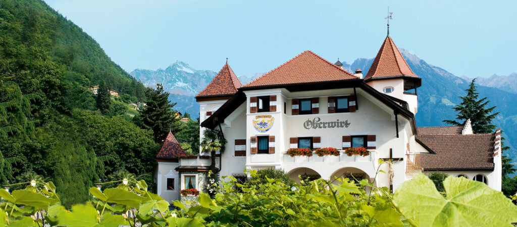 Außenansicht Romantik Hotel Oberwirt bei Meran