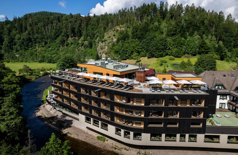 Außenansicht Sackmann Genusshotel im Schwarzwald