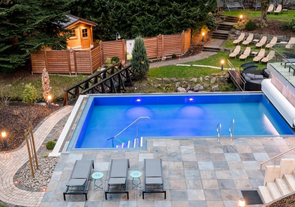 Hotel Lamm_Gartenanlage_Pool_Sauna