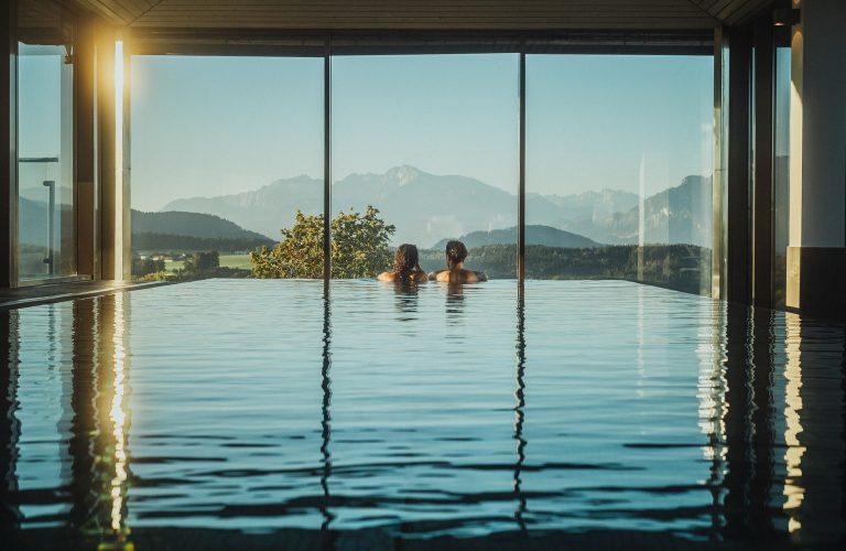 Pool im Wellnessbereich des Romantik Spa Hotel Elixhauser Wirt